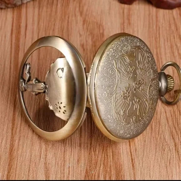 Vintage Bronze Hollow Design Little Prince Necklace Pendant 

Pocket Watch - Picture 3 of 6